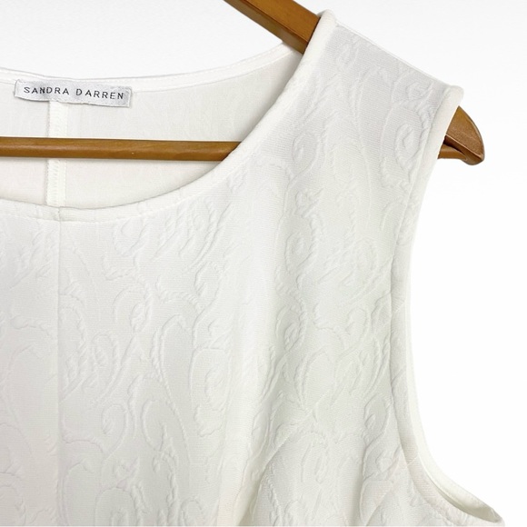 Sandra Darren | White Textured Faux Embroidery Sleeveless Pleated Dress - Picture 2 of 4